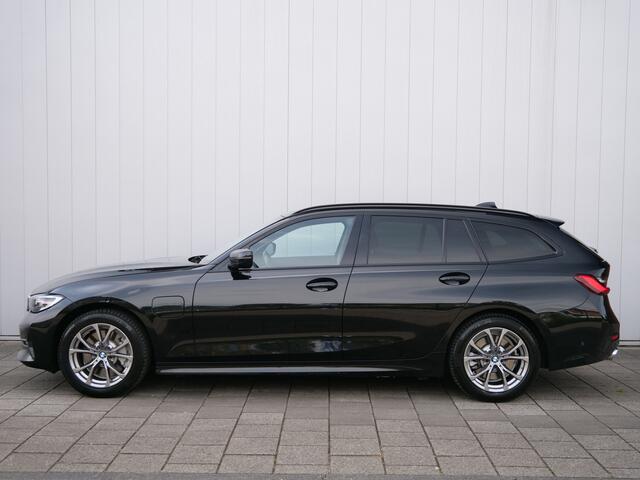 BMW 3-SERIE 330e xDrive E-drive Edition 292 Pk Navi / DAB / Apple Carplay / Trekhaak