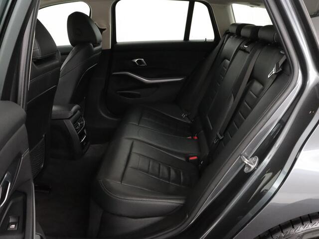 BMW 3-SERIE 330e eDrive Edition | Leder | Sportstoelen | Adaptive cruise | Stoelverwarming | Carplay | Live Cockpit | Navigatie | Parkeerhulp | Full LED