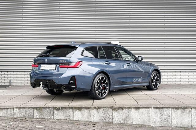 BMW 3-SERIE Touring 330e M Sportpakket Pro / Innovation Pack / Comfort Pack / Panoramadak / Trekhaak