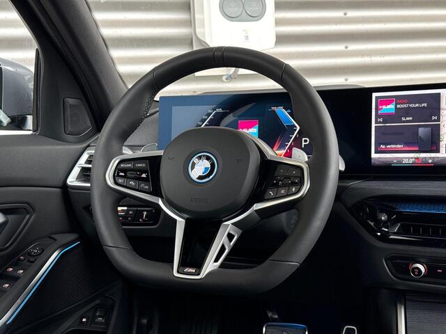 BMW 3-SERIE Touring 330e M Sportpakket Pro / Innovation Pack / Comfort Pack / Panoramadak / Trekhaak