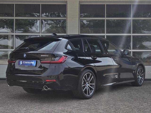 BMW 3-SERIE Touring 320e SPORTLINE | SPORTSTOELEN | LEDER | 18 INCH LM VELGEN |