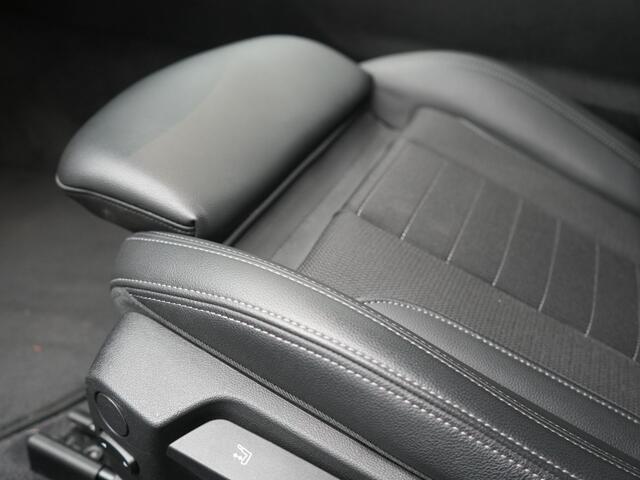 BMW 3-SERIE Touring 320e Sportline Plug In Hybrid 204pk Dealer O.H PHEV | Sportstoelen Verwarmd | Camera | Apple Carplay | Navi Full Map | DAB | El. Achterklep |
