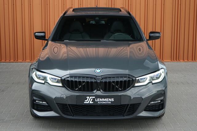 BMW 3-SERIE Touring 330e M Sport DRAVITGRAU Panodak M-Stoelen Laser Memory Head up