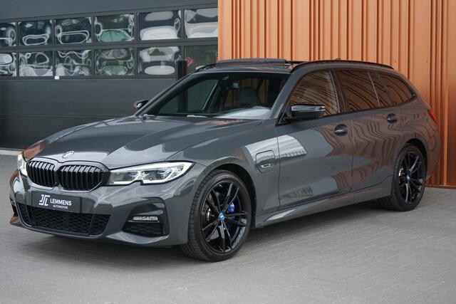 BMW 3-SERIE Touring 330e M Sport DRAVITGRAU Panodak M-Stoelen Laser Memory Head up