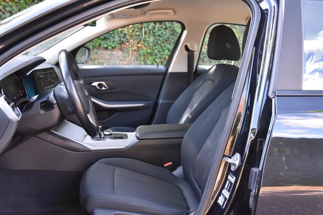 BMW 3-SERIE 318i Business Edition | AUTOMAAT | CARPLAY