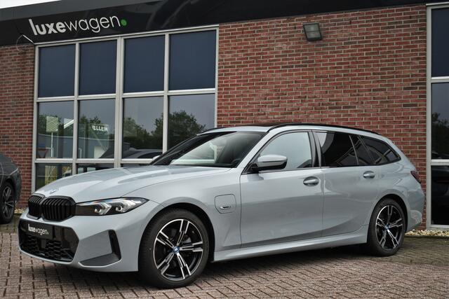 BMW 3-SERIE Touring 330e xDrive M-Sport Pano ACC Trekh HUD HiFi Leder Brooklyngrau!