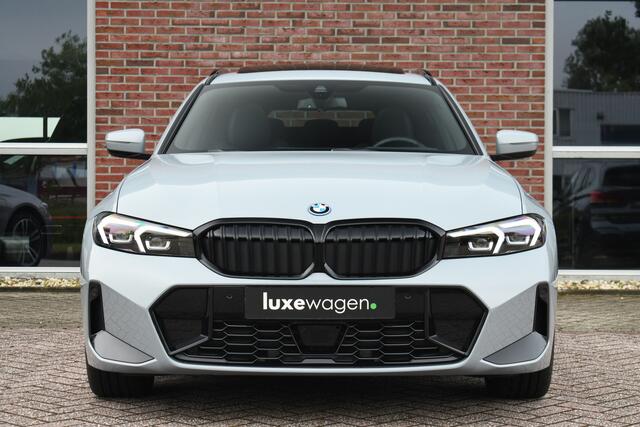 BMW 3-SERIE Touring 330e xDrive M-Sport Pano ACC Trekh HUD HiFi Leder Brooklyngrau!