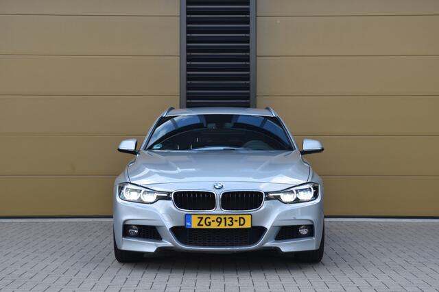 BMW 3-SERIE Touring 318i * M Sportpakket * Trekhaak * Navigatie Professional * Leder * LED *