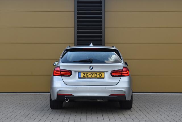 BMW 3-SERIE Touring 318i * M Sportpakket * Trekhaak * Navigatie Professional * Leder * LED *