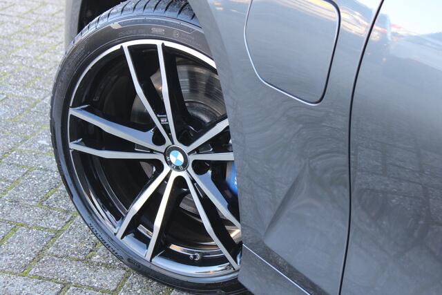 BMW 3-SERIE 330e High Executive M Sport Plus Pack SHADOW H&K ACC VIRTUAL COCKPIT SFEER 19'' TREKHAAK
