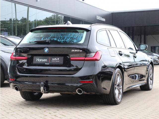 BMW 3-SERIE 330e High Executive I Trekhaak I Keyless I Leder I Head-up