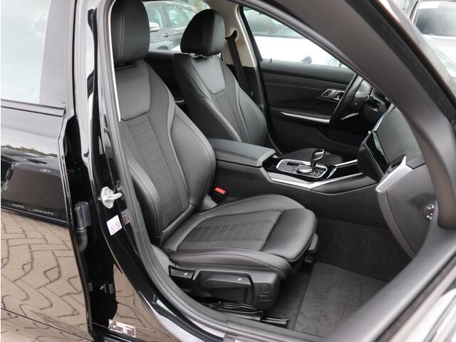 BMW 3-SERIE 330e High Executive I Trekhaak I Keyless I Leder I Head-up