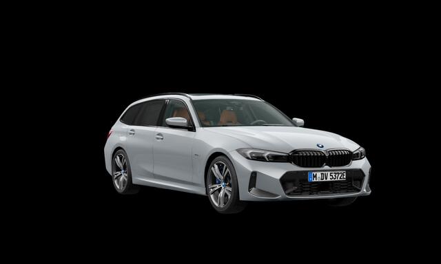BMW 3-SERIE Touring 330e xDrive M Sport Pro, M Stoelen, pano, 19", tr.haak, H/K, carbon, LED-kopl., memory, privacy