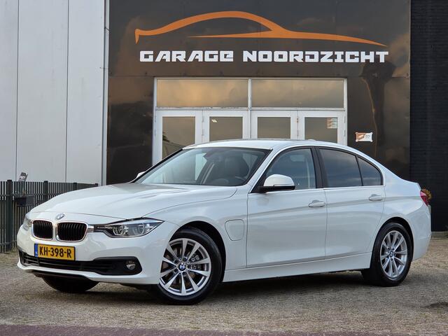 BMW 3-SERIE 330e Centennial Executive XENON LED|AUTOMAAT|NAVIGATIE|LEDER|PDC VOOR & ACHETER|GETINT GLAS|STOELVERWARMING Maandag tot Vrijdag van 09.00 tot 20.00 uur en Zaterdag van 09.00 tot 18.00 uur