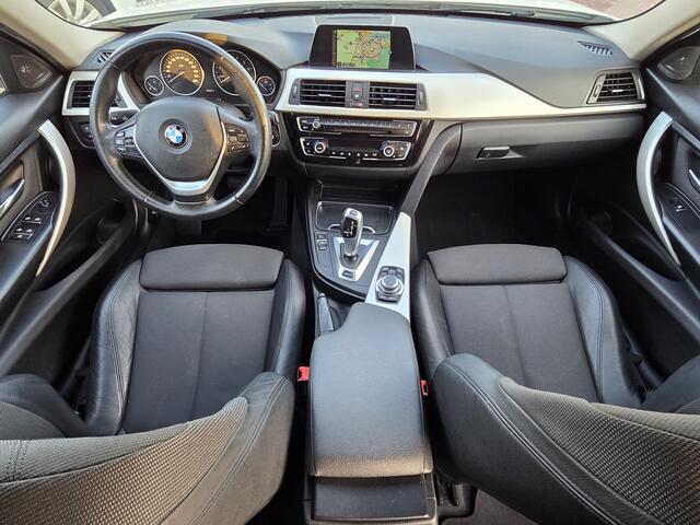 BMW 3-SERIE 330e Centennial Executive XENON LED|AUTOMAAT|NAVIGATIE|LEDER|PDC VOOR & ACHETER|GETINT GLAS|STOELVERWARMING Maandag tot Vrijdag van 09.00 tot 20.00 uur en Zaterdag van 09.00 tot 18.00 uur