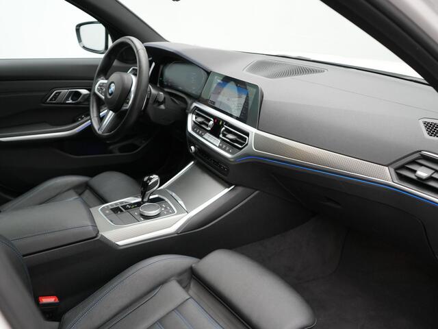 BMW 3-SERIE Touring 320i M Sport Automaat 184 pk Dealer O.H. | Panodak | Adaptive Cruise | Laser LED | Adaptive Onderstel | Lederen Sportstoelen Memory | Keyless | Carplay |