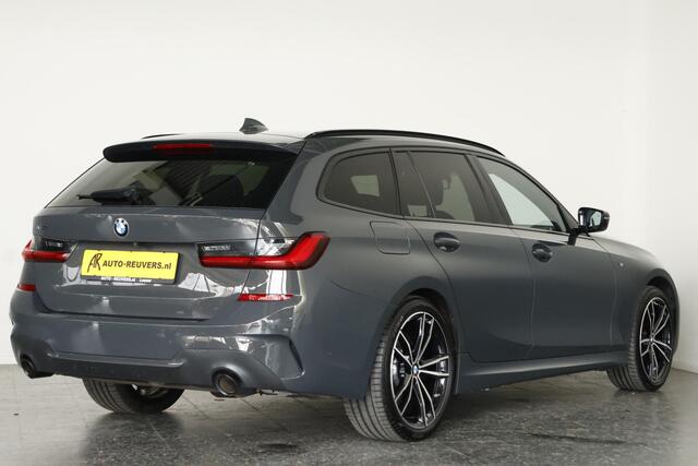 BMW 3-SERIE Touring 330e xDrive M-Sport / Opendak / HUD / Carbon / LaserLED / Trekhaak