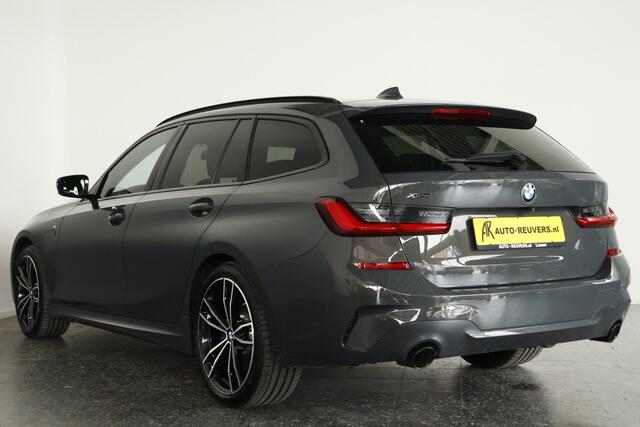 BMW 3-SERIE Touring 330e xDrive M-Sport / Opendak / HUD / Carbon / LaserLED / Trekhaak