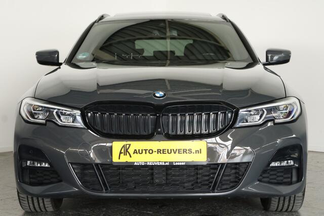 BMW 3-SERIE Touring 330e xDrive M-Sport / Opendak / HUD / Carbon / LaserLED / Trekhaak