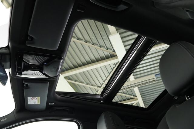 BMW 3-SERIE Touring 330e xDrive M-Sport / Opendak / HUD / Carbon / LaserLED / Trekhaak