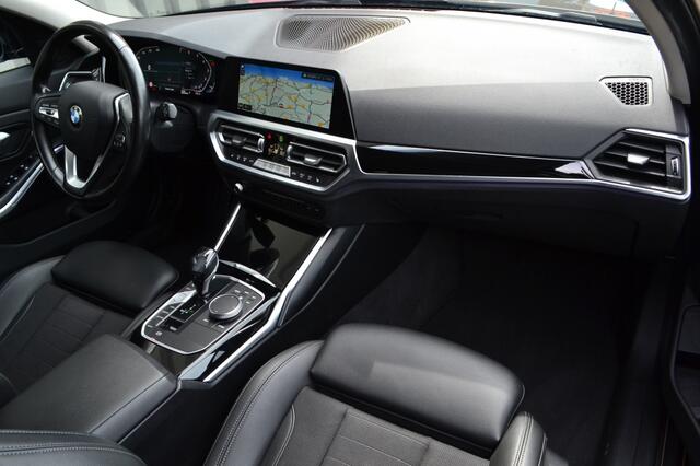 BMW 3-SERIE 318i High Executive LED/Camera/18'' inch/Leer