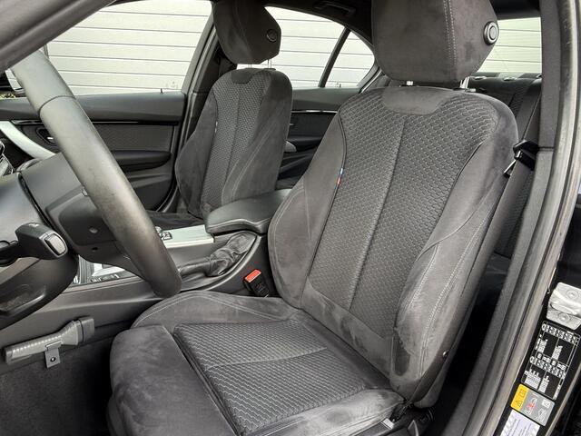 BMW 3-SERIE 330e M Sport LED | Navi | Parkeersensoren | Origineel Nederlands |