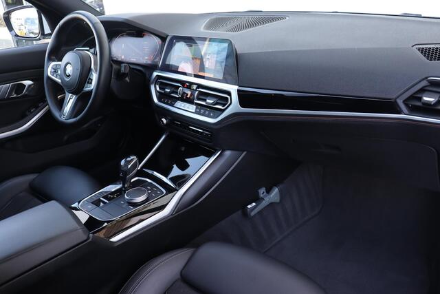 BMW 3-SERIE Touring 320i Executive Edition Driving Assistent Prof. / Comfort Access / Elektr. Glazen Panodak / Stoel + Stuurwiel Verwarming /