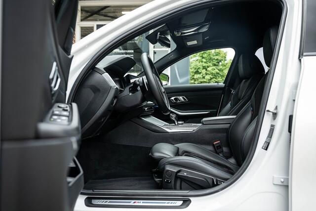 BMW 3-SERIE 330 330i M Sport | M-Performance | Adapt. Cruise | Eibach | Live Cockpit | CarPlay | Ambience verlichting | Navi. Prof. |