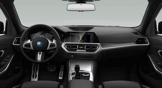BMW 3-SERIE Touring 330e M-Sport | Panoramadak | Adapt. Cruise Control
