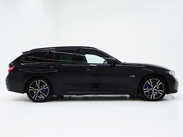 BMW 3-SERIE Touring 330e M-Sport Pro LCI | M-Sportstoelen | Panoramadak | Harman/Kardon | Head Up | Camera | Keyless