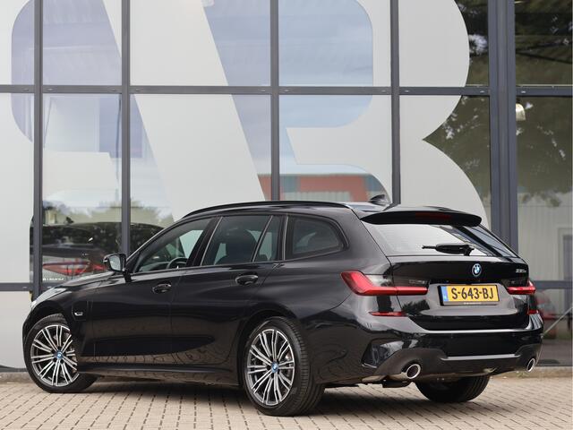 BMW 3-SERIE Touring 330e Business Edition Plus M Sport | ACC | DAB | Haak | Sfeerverlichting | BTW |