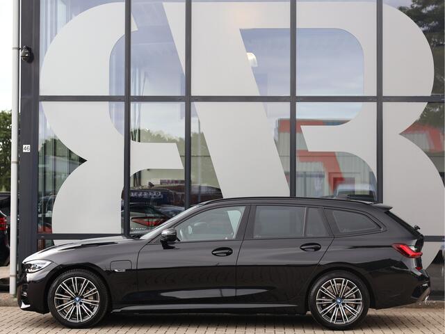 BMW 3-SERIE Touring 330e Business Edition Plus M Sport | ACC | DAB | Haak | Sfeerverlichting | BTW |