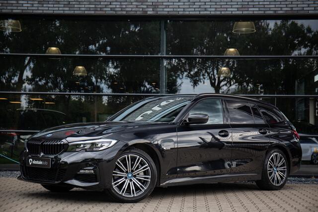 BMW 3-SERIE Touring 330e High Executive , Trekhaak, Carplay,