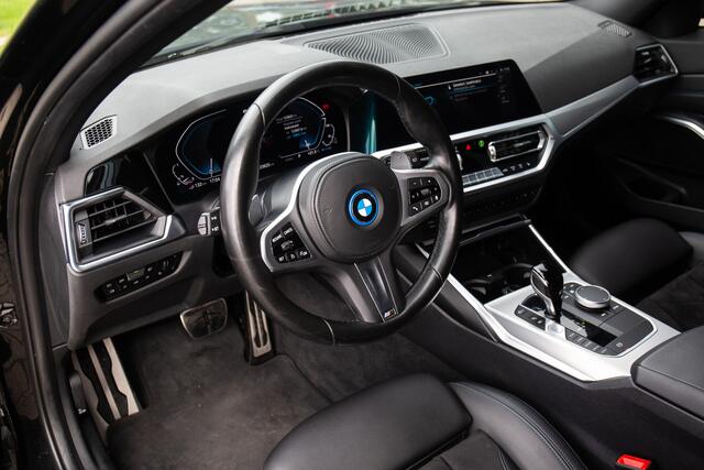 BMW 3-SERIE Touring 330e High Executive , Trekhaak, Carplay,