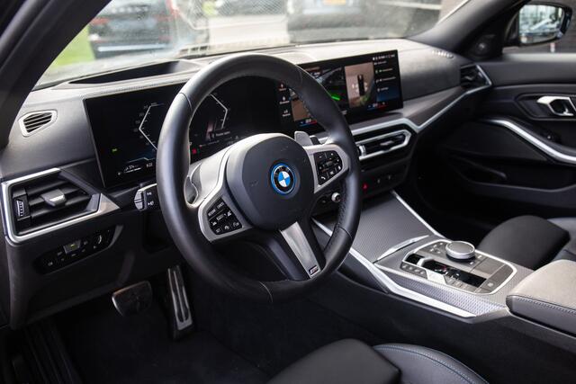BMW 3-SERIE 330e High Executive M-Sport , Adap. cruise, Pano dak, HUD, 360°camera,
