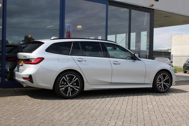 BMW 3-SERIE Touring 330e High Executive LEDER CARPLAY LIVE COCKPIT 18'' CAMERA TREHAAK