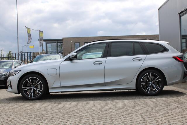BMW 3-SERIE Touring 330e High Executive LEDER CARPLAY LIVE COCKPIT 18'' CAMERA TREHAAK