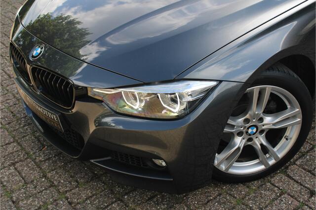 BMW 3-SERIE Touring 318i M Sport | Trekhaak | Leder