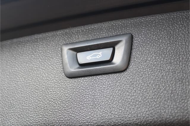 BMW 3-SERIE Touring 318i M Sport | Trekhaak | Leder