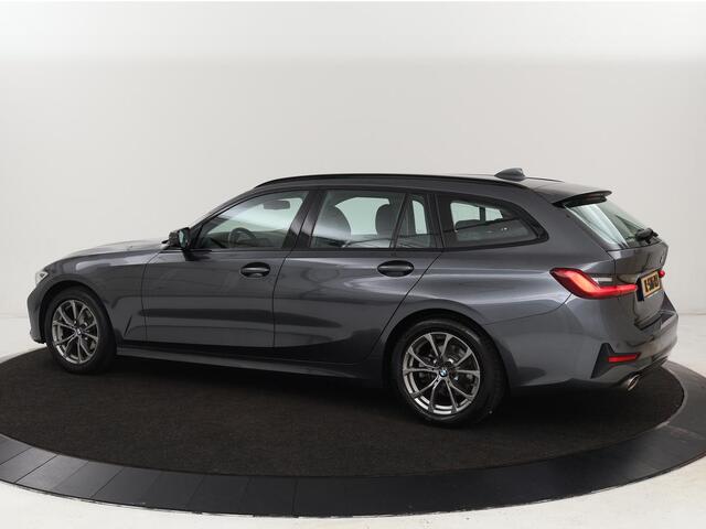 BMW 3-SERIE 318i Executive Edition | Sport Line | Trekhaak | Sportstoelen | Carplay | Half leder | Live Cockpit | Navigatie | Climate control | Parkeerhulp