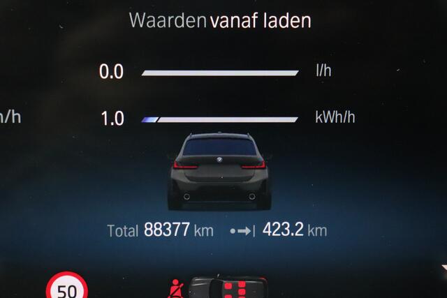 BMW 3-SERIE Touring 330e M-SPORT | HEAD-UP | PANO-DAK | TREKHAAK | LIVE COCKPIT PRO