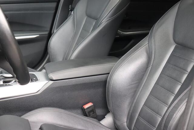 BMW 3-SERIE Touring 330e M-SPORT | HEAD-UP | PANO-DAK | TREKHAAK | LIVE COCKPIT PRO