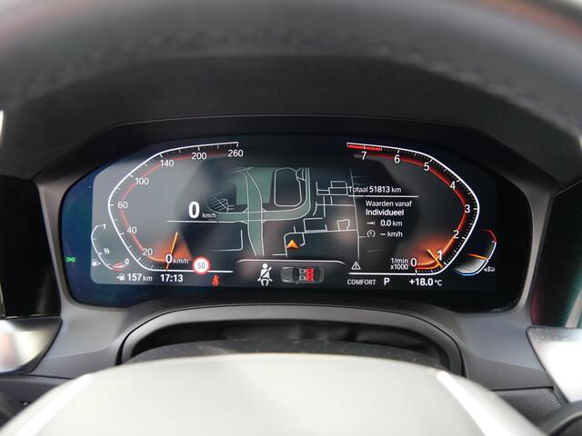 BMW 3-SERIE 318i Sportline Carplay Sportstoelen Leder/Stof NaviPro 19inch LM Velgen Privacy Glass Shadow-Line
