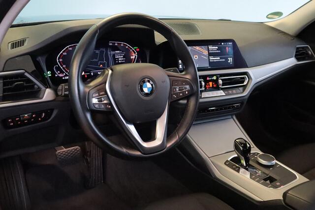 BMW 3-SERIE 320i Business Edition Automaat | NAVI | CLIMA | PDC V+A | CRUISE | VIRTUAL COCKPIT |