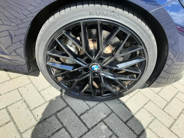 BMW 3-SERIE Touring 330e High Executive/ Individual