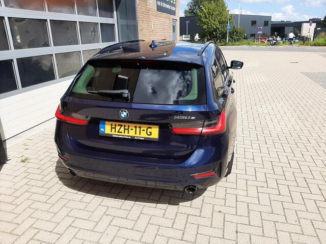 BMW 3-SERIE Touring 330e High Executive/ Individual