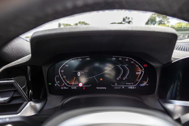 BMW 3-SERIE 318i Executive Edition M-Sport | Pano | Camera | 19"