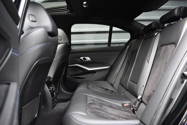 BMW 3-SERIE 330e High Executive M Sport | Schuif/Kanteldak | ACC | Laser Light | Memory | Head-Up | Adaptief Onderstel |