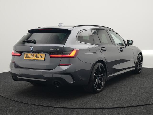 BMW 3-SERIE Touring 330e M Sport Plug In Hybrid 293pk Dealer O.H PHEV | Adaptive Onderstel | Head Up | 360 Camera | Adaptive Cruise | Alcantara Sportstoelen Verwarmd | M Sportstuur | Apple Carplay | Keyless | Sfeerverlichting |