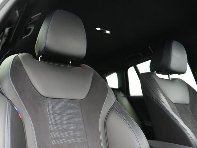BMW 3-SERIE Touring 330e M Sport Plug In Hybrid 293pk Dealer O.H PHEV | Adaptive Onderstel | Head Up | 360 Camera | Adaptive Cruise | Alcantara Sportstoelen Verwarmd | M Sportstuur | Apple Carplay | Keyless | Sfeerverlichting |